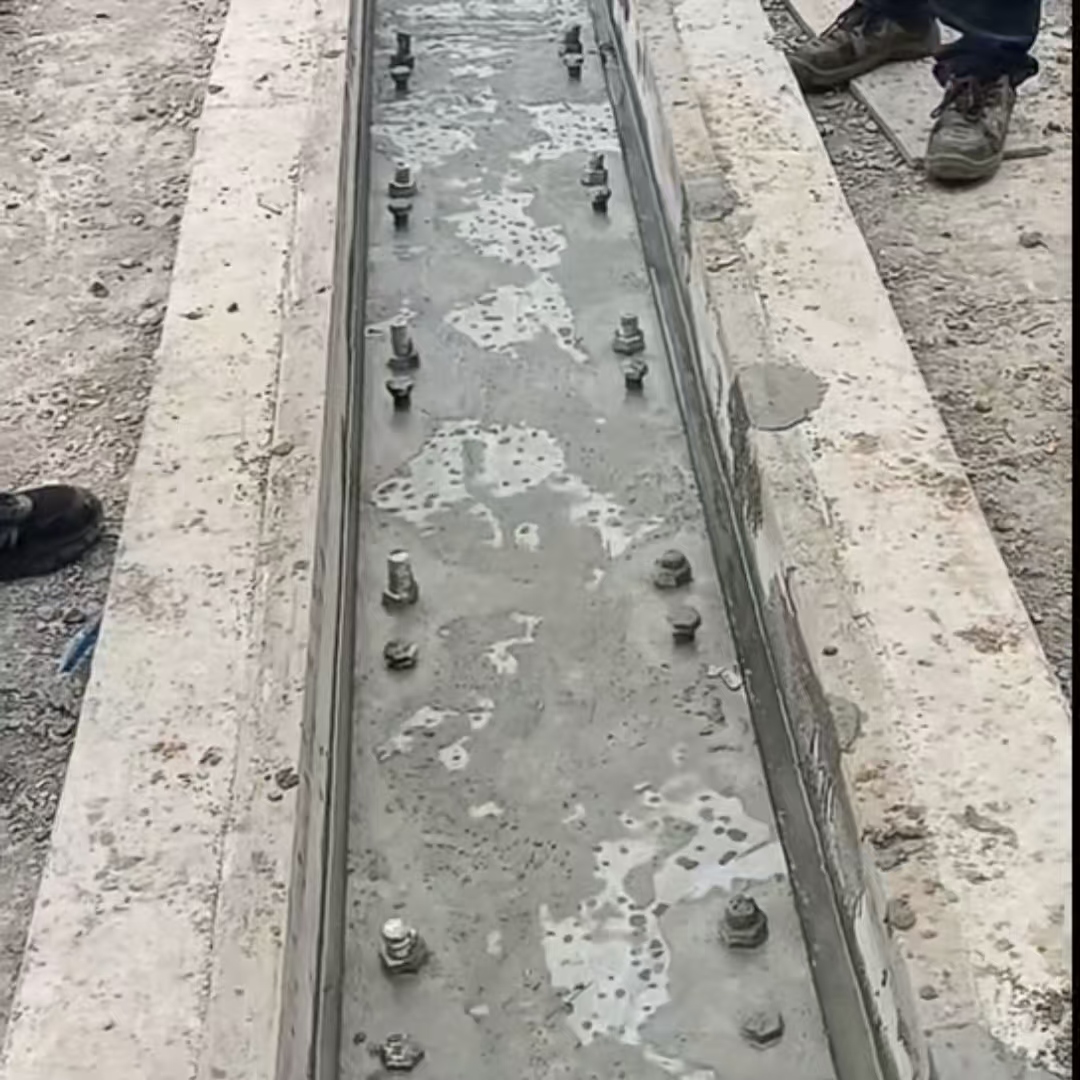 沈阳港口码头起重机龙门吊重型机械设备稳固用早强快凝轨道胶泥